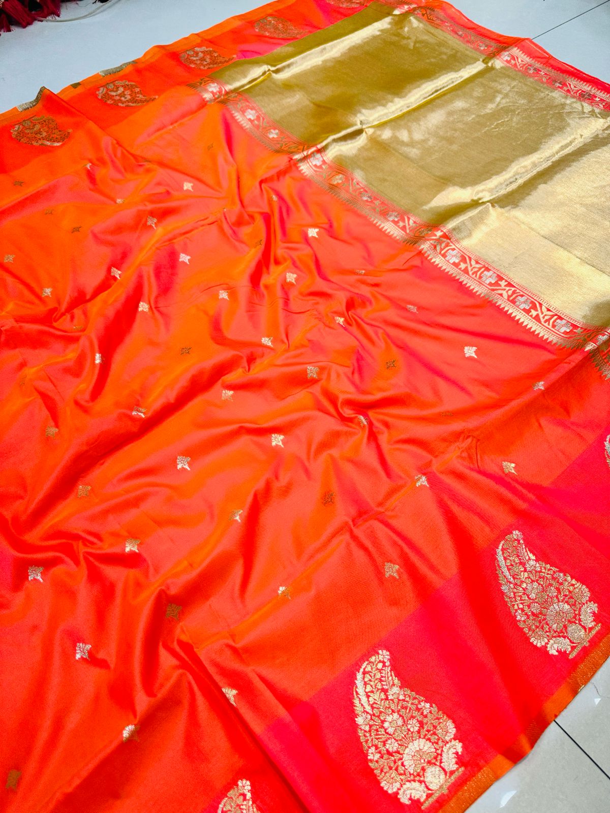 Beautiful Pure Silk With gold jari and Soft silk Saree Tone color saree