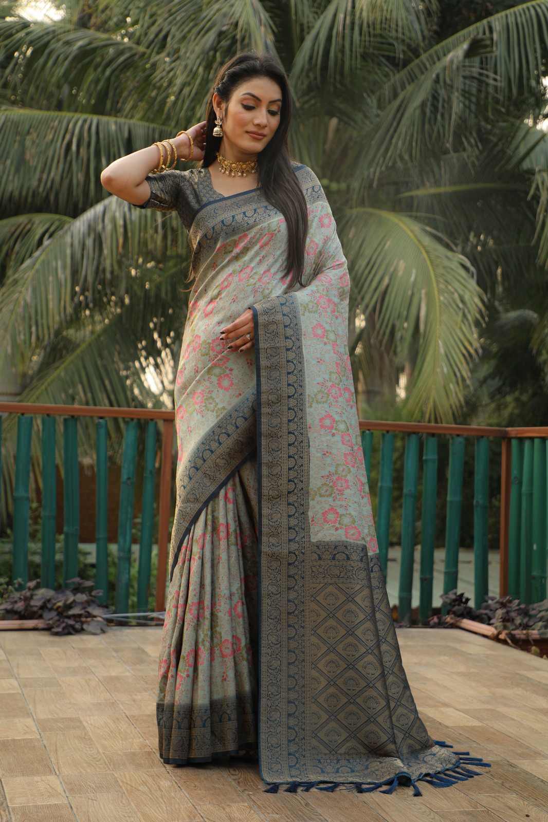 Beautiful Soft Silk Sari with Weaving Kanjivaram borders with Heavy Kanjivaram design and new colors