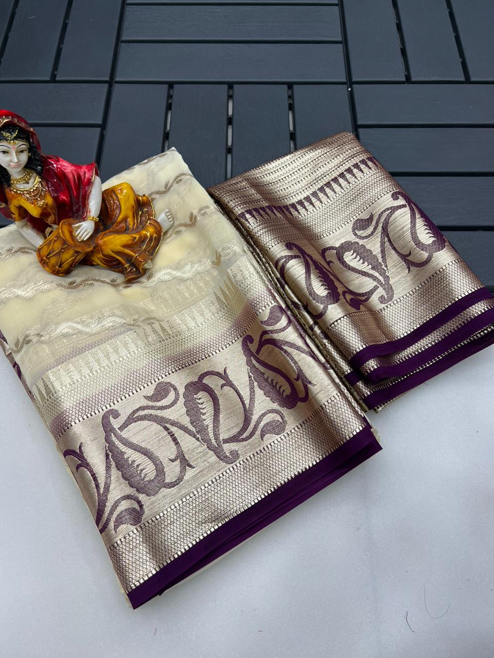 Pure Viscose Georgette Sari With lining Weaving in Full Sari and Jacquard Border Weave in Full Sari and Running Blouse