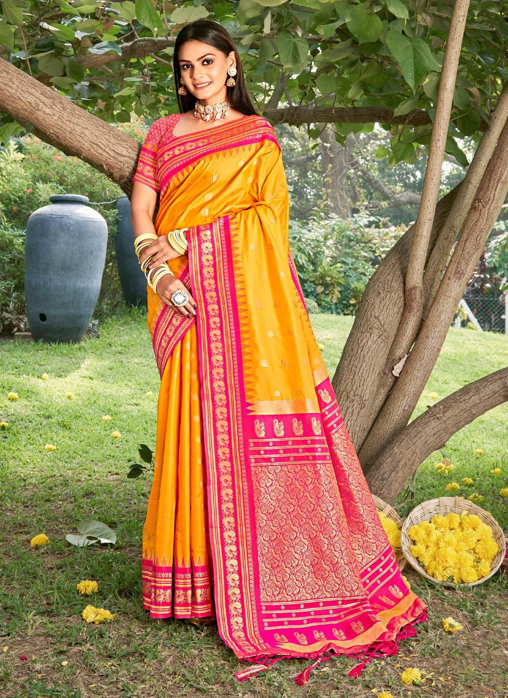 Bollywood Beautiful Paithani Silk Sari baranasi for online sale
