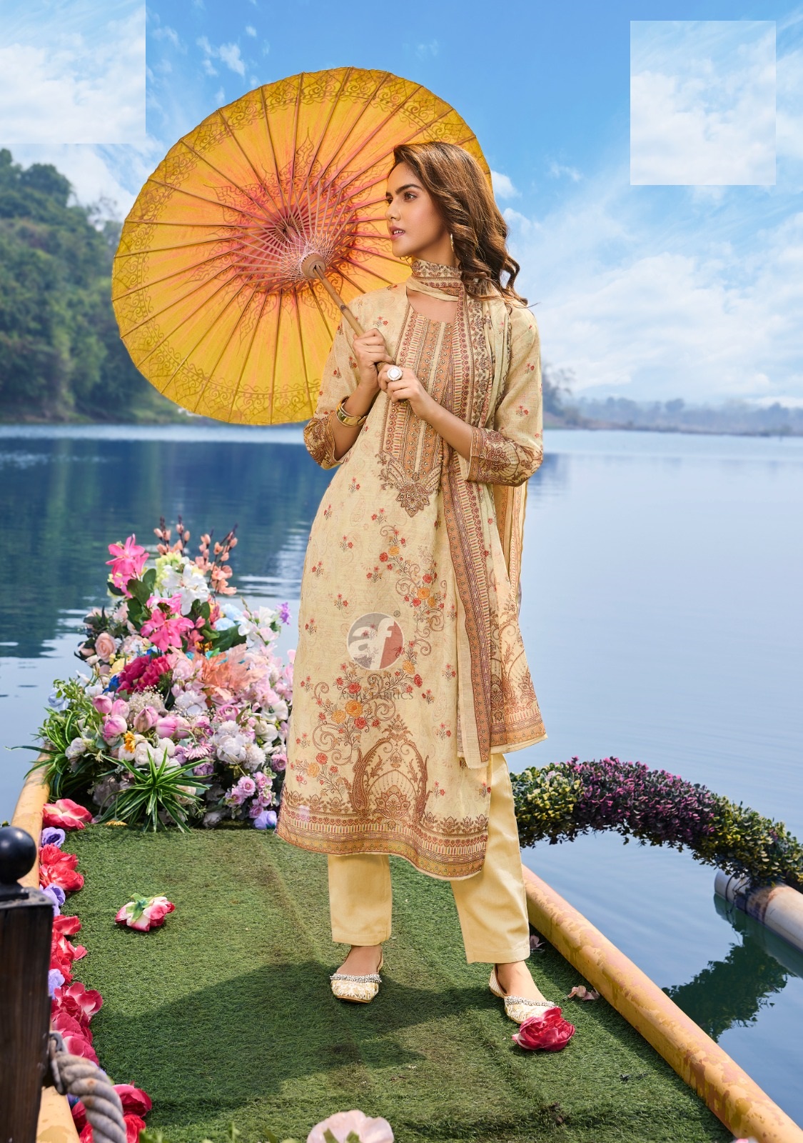 New collection of kurti pants with dupatta with line cotton with digital print and pure handwork set for online sale