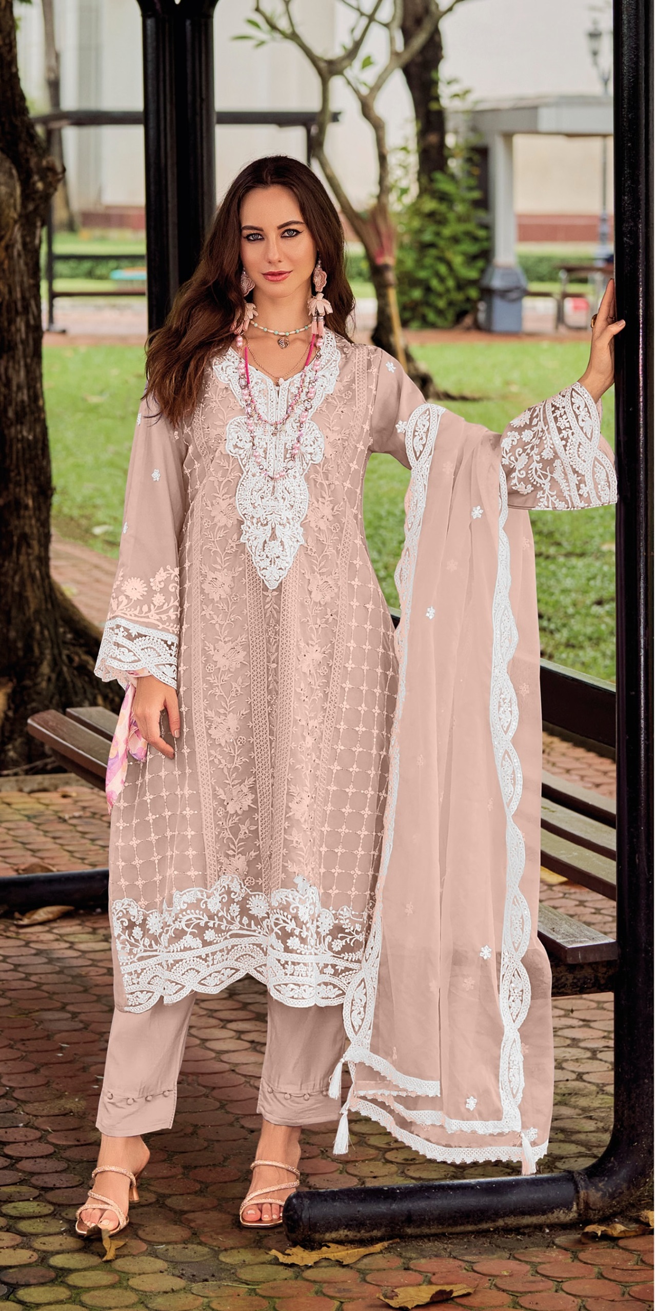 ORGANZA EMBROIDERED WITH HANDWORKD SUIT