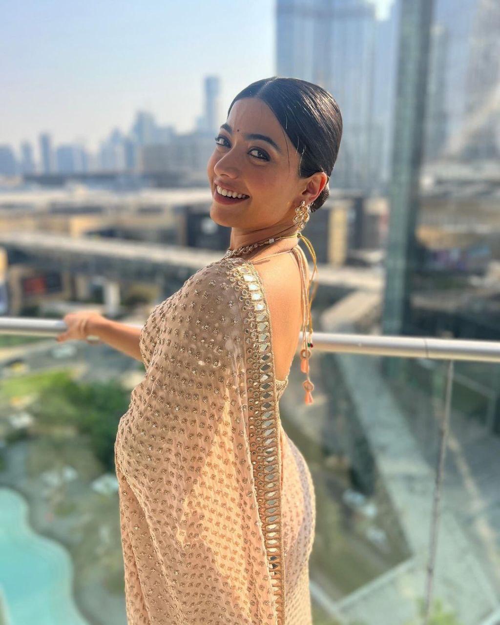 PURE BLOOMING GEORGETTE FABRIC SAREE EMBROIDERED