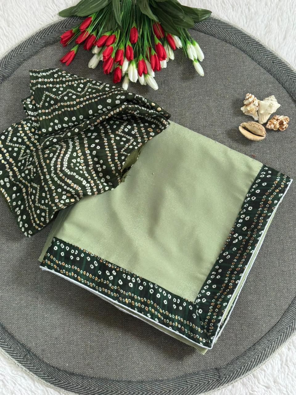 Georgette with Bandhej Border in Saree With Piping