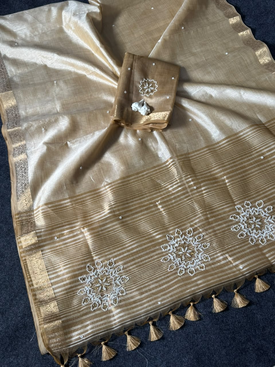  TRENDING TRUSSER GOLDEN PURE ZARI WEAVING ROYAL LOOK CLASSY SAREE