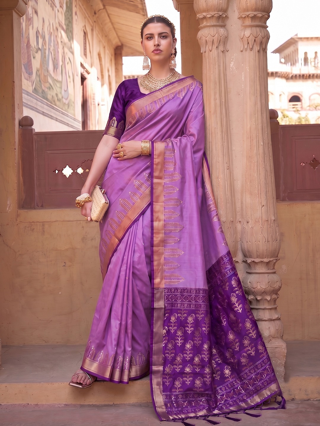 SOFT SILK FABRIC UNIQE SAREE 