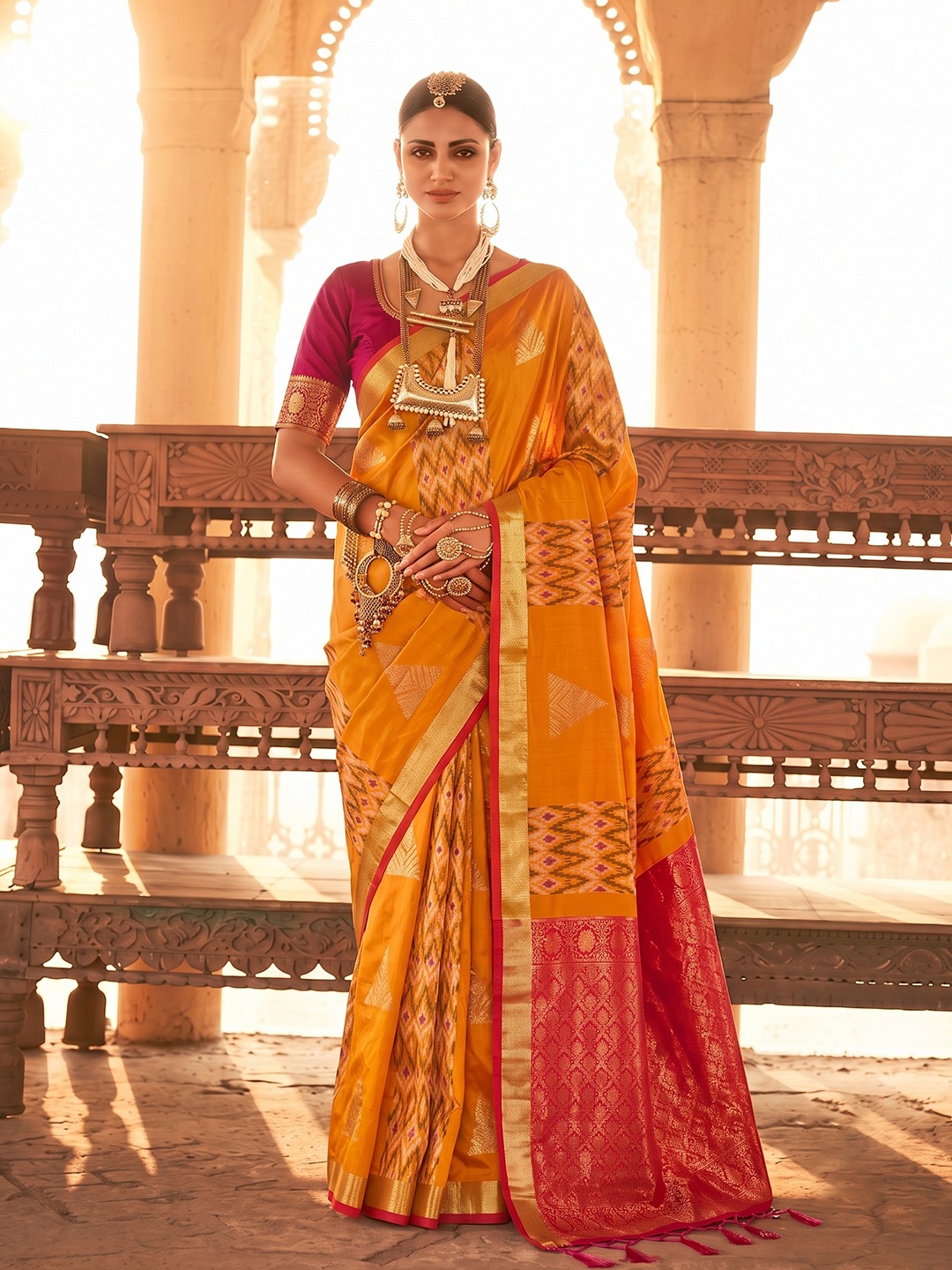 SOFT SILK FABRIC SAREE IN BEAUTIFUL COLOR