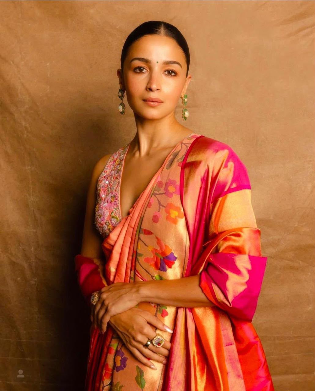 ORIGINAL PURE ZARI WIWING AND BIG BODER HEAVY MINA ZARI WEAVING SAREE